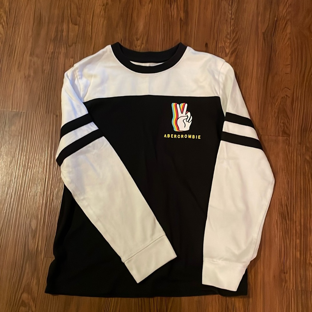 💙 Abercrombie kids long sleeve t-shirt, size 7/8